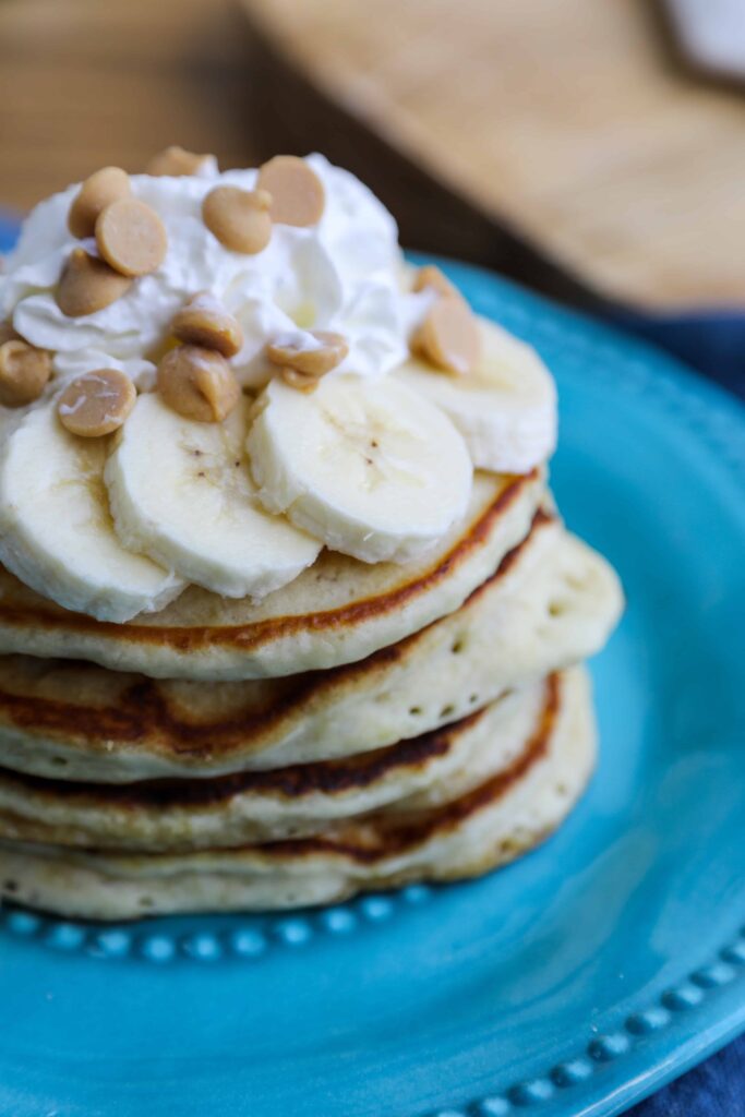 the best peanut butter and banana pancakes